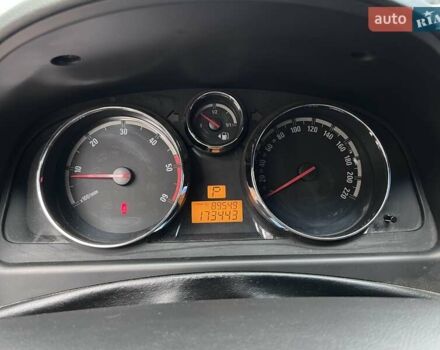 Опель Антара 2010 в Черновцах на Automoto.ua Белый Опель Антара, объемом двигателя 2 л и пробегом 170 тыс. км за 11663 $, фото 11 на Automoto.ua