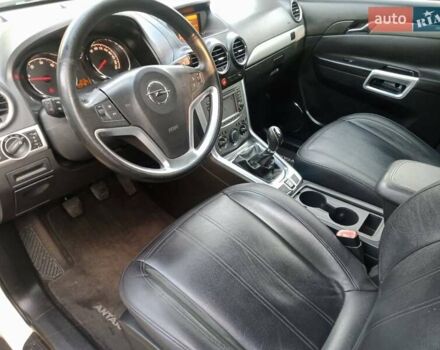 Белый Опель Антара, объемом двигателя 2.2 л и пробегом 199 тыс. км за 9500 $, фото 18 на Automoto.ua