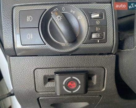 Білий Опель Антара, об'ємом двигуна 2.4 л та пробігом 180 тис. км за 10800 $, фото 30 на Automoto.ua