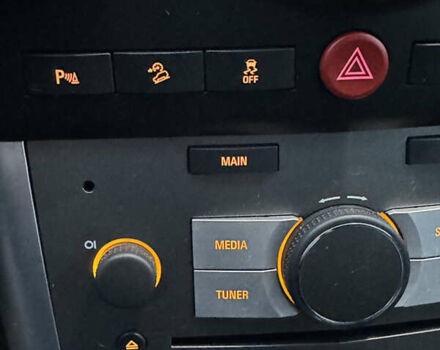 Білий Опель Антара, об'ємом двигуна 2.2 л та пробігом 113 тис. км за 12200 $, фото 35 на Automoto.ua