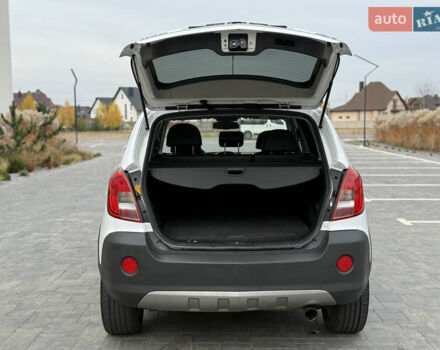 Белый Опель Антара, объемом двигателя 2.2 л и пробегом 115 тыс. км за 12200 $, фото 19 на Automoto.ua