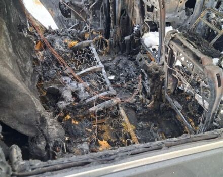 Черный Опель Антара, объемом двигателя 0 л и пробегом 220 тыс. км за 3000 $, фото 2 на Automoto.ua