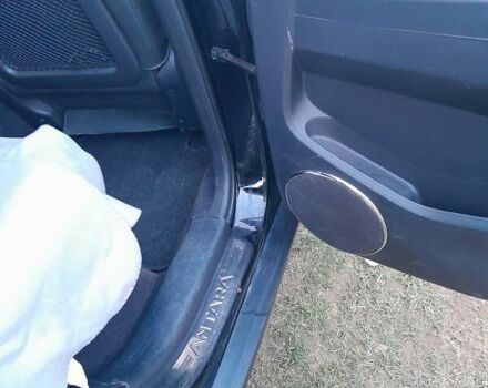 Черный Опель Антара, объемом двигателя 2 л и пробегом 217 тыс. км за 7500 $, фото 6 на Automoto.ua