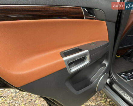 Чорний Опель Антара, об'ємом двигуна 2 л та пробігом 250 тис. км за 8950 $, фото 43 на Automoto.ua