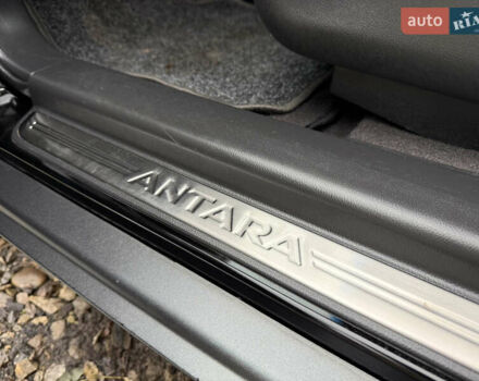 Чорний Опель Антара, об'ємом двигуна 2 л та пробігом 250 тис. км за 8950 $, фото 41 на Automoto.ua