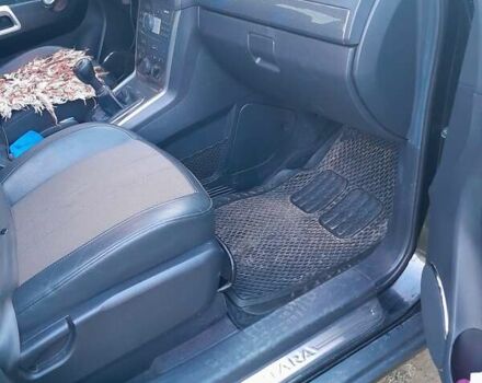 Черный Опель Антара, объемом двигателя 2 л и пробегом 217 тыс. км за 7500 $, фото 9 на Automoto.ua