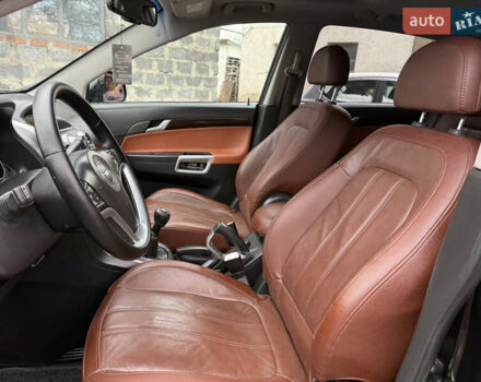 Чорний Опель Антара, об'ємом двигуна 2 л та пробігом 250 тис. км за 8950 $, фото 26 на Automoto.ua