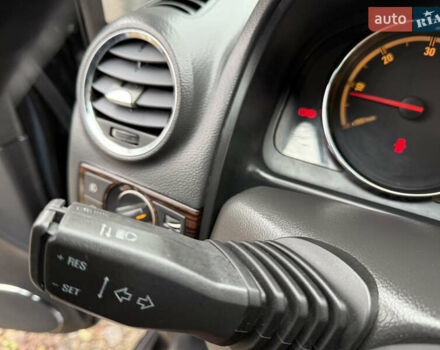 Чорний Опель Антара, об'ємом двигуна 2 л та пробігом 250 тис. км за 8950 $, фото 38 на Automoto.ua