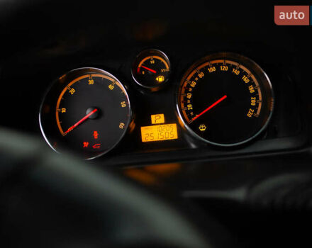 Черный Опель Антара, объемом двигателя 1.99 л и пробегом 251 тыс. км за 8836 $, фото 11 на Automoto.ua