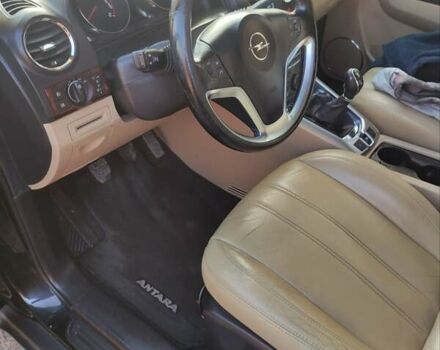 Черный Опель Антара, объемом двигателя 2.2 л и пробегом 178 тыс. км за 10250 $, фото 5 на Automoto.ua