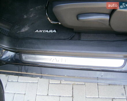 Чорний Опель Антара, об'ємом двигуна 2.23 л та пробігом 211 тис. км за 11200 $, фото 12 на Automoto.ua