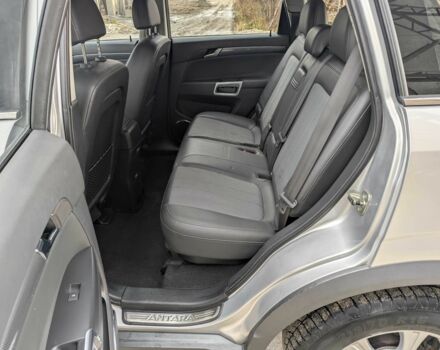 Сірий Опель Антара, об'ємом двигуна 2 л та пробігом 191 тис. км за 3700 $, фото 19 на Automoto.ua