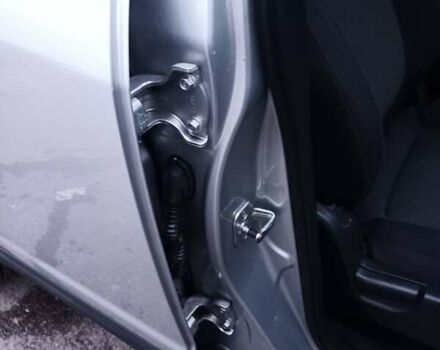 Сірий Опель Антара, об'ємом двигуна 1.99 л та пробігом 243 тис. км за 8000 $, фото 9 на Automoto.ua