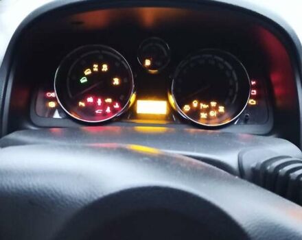 Сірий Опель Антара, об'ємом двигуна 1.99 л та пробігом 243 тис. км за 8000 $, фото 7 на Automoto.ua