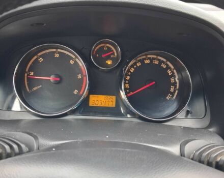 Серый Опель Антара, объемом двигателя 2 л и пробегом 304 тыс. км за 8500 $, фото 4 на Automoto.ua