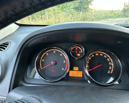Сірий Опель Антара, об'ємом двигуна 2 л та пробігом 196 тис. км за 7800 $, фото 12 на Automoto.ua