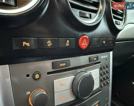 Серый Опель Антара, объемом двигателя 2.2 л и пробегом 198 тыс. км за 8750 $, фото 76 на Automoto.ua