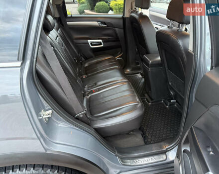 Серый Опель Антара, объемом двигателя 2.2 л и пробегом 198 тыс. км за 8750 $, фото 93 на Automoto.ua