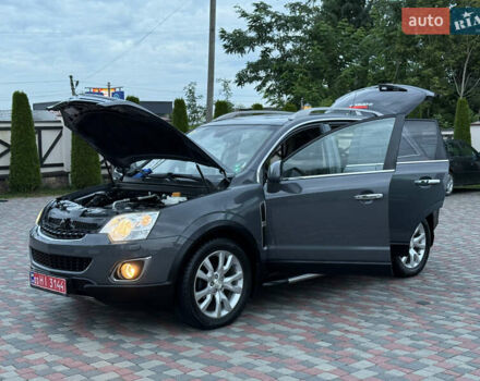 Серый Опель Антара, объемом двигателя 2.2 л и пробегом 198 тыс. км за 8750 $, фото 120 на Automoto.ua