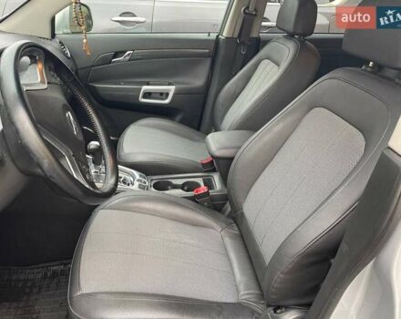 Серый Опель Антара, объемом двигателя 2.4 л и пробегом 153 тыс. км за 12000 $, фото 4 на Automoto.ua