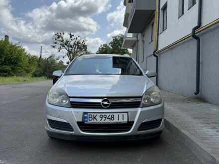 Опель Антара 2004 в Костополе на Automoto.ua Серый Опель Антара, объемом двигателя 1.6 л и пробегом 198 тыс. км за 4350 $, фото 1 на Automoto.ua