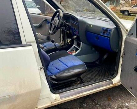 Білий Опель Аскона, об'ємом двигуна 1.8 л та пробігом 185 тис. км за 604 $, фото 6 на Automoto.ua