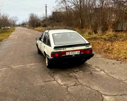 Белый Опель Аскона, объемом двигателя 18 л и пробегом 300 тыс. км за 600 $, фото 2 на Automoto.ua
