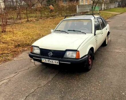 Білий Опель Аскона, об'ємом двигуна 1.8 л та пробігом 185 тис. км за 604 $, фото 1 на Automoto.ua