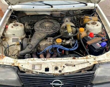 Білий Опель Аскона, об'ємом двигуна 1.8 л та пробігом 185 тис. км за 604 $, фото 11 на Automoto.ua