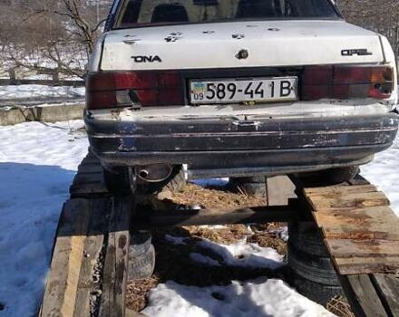 Белый Опель Аскона, объемом двигателя 1.6 л и пробегом 100 тыс. км за 337 $, фото 12 на Automoto.ua