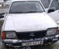 Белый Опель Аскона, объемом двигателя 1.6 л и пробегом 100 тыс. км за 335 $, фото 1 на Automoto.ua
