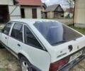 Белый Опель Аскона, объемом двигателя 1.6 л и пробегом 230 тыс. км за 650 $, фото 4 на Automoto.ua