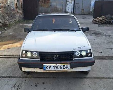 Белый Опель Аскона, объемом двигателя 1.6 л и пробегом 250 тыс. км за 1100 $, фото 3 на Automoto.ua