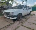 Белый Опель Аскона, объемом двигателя 1.8 л и пробегом 150 тыс. км за 500 $, фото 2 на Automoto.ua