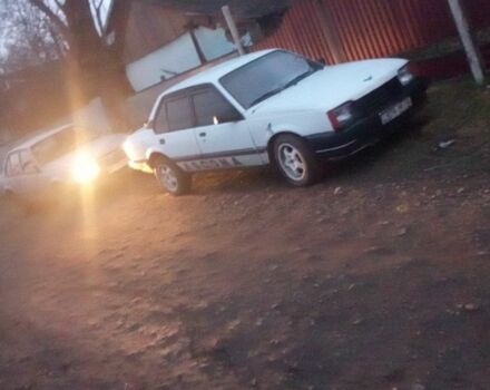 Білий Опель Аскона, об'ємом двигуна 1 л та пробігом 50 тис. км за 950 $, фото 7 на Automoto.ua