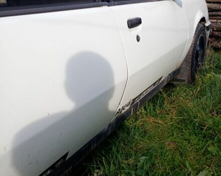 Белый Опель Аскона, объемом двигателя 1.6 л и пробегом 573 тыс. км за 955 $, фото 1 на Automoto.ua