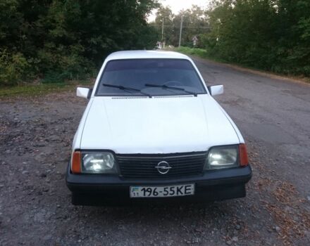 Білий Опель Аскона, об'ємом двигуна 0 л та пробігом 795 тис. км за 832 $, фото 3 на Automoto.ua