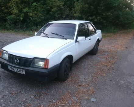 Білий Опель Аскона, об'ємом двигуна 0 л та пробігом 795 тис. км за 832 $, фото 1 на Automoto.ua