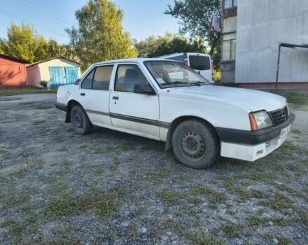 Білий Опель Аскона, об'ємом двигуна 0 л та пробігом 200 тис. км за 493 $, фото 2 на Automoto.ua