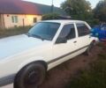 Белый Опель Аскона, объемом двигателя 1.6 л и пробегом 200 тыс. км за 500 $, фото 1 на Automoto.ua