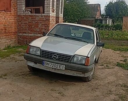 Білий Опель Аскона, об'ємом двигуна 1.6 л та пробігом 500 тис. км за 1001 $, фото 1 на Automoto.ua