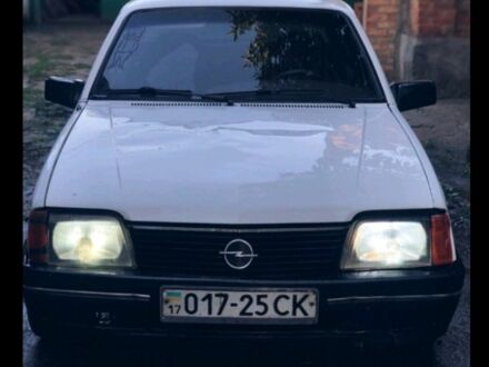 Опель Аскона 1985 у Кременчуге на Automoto.ua Білий Опель Аскона, об'ємом двигуна 0 л та пробігом 180 тис. км за 12000 $, фото 1 на Automoto.ua