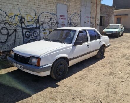 Білий Опель Аскона, об'ємом двигуна 1.6 л та пробігом 400 тис. км за 1100 $, фото 1 на Automoto.ua