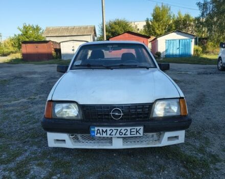 Білий Опель Аскона, об'ємом двигуна 0 л та пробігом 200 тис. км за 493 $, фото 1 на Automoto.ua