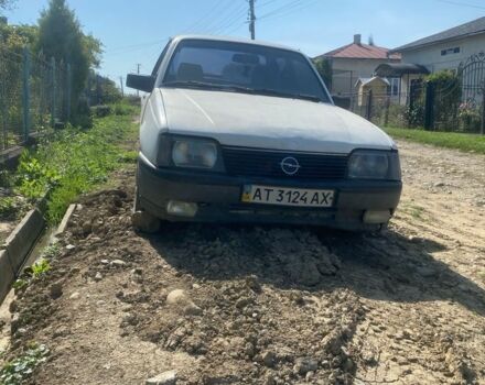 Опель Аскона 1986 в Калуше на Automoto.ua Белый Опель Аскона, объемом двигателя 1.6 л и пробегом 2 тыс. км за 750 $, фото 1 на Automoto.ua