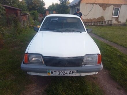 Опель Аскона 1986 у Коломые на Automoto.ua Білий Опель Аскона, об'ємом двигуна 1.6 л та пробігом 200 тис. км за 500 $, фото 1 на Automoto.ua