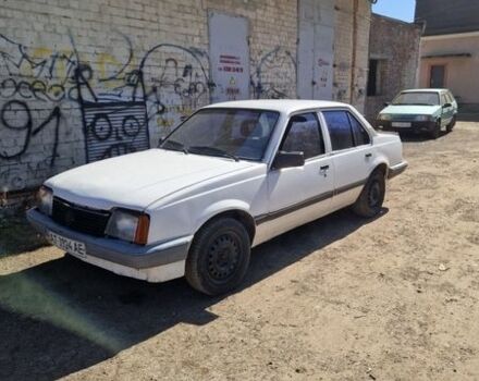 Білий Опель Аскона, об'ємом двигуна 1.6 л та пробігом 400 тис. км за 1100 $, фото 1 на Automoto.ua