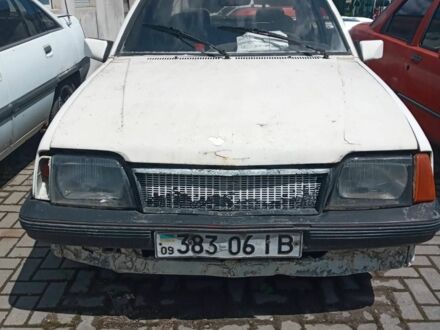 Белый Опель Аскона, объемом двигателя 0 л и пробегом 250 тыс. км за 358 $, фото 1 на Automoto.ua