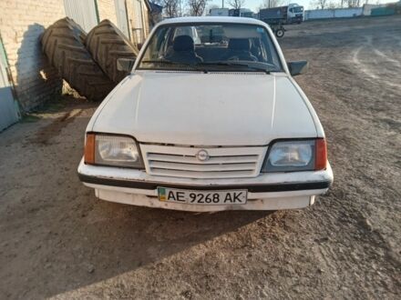 Опель Аскона 1988 у Никополе на Automoto.ua Білий Опель Аскона, об'ємом двигуна 1.6 л та пробігом 355 тис. км за 35000 $, фото 1 на Automoto.ua