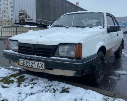 Белый Опель Аскона, объемом двигателя 1.6 л и пробегом 200 тыс. км за 319 $, фото 1 на Automoto.ua